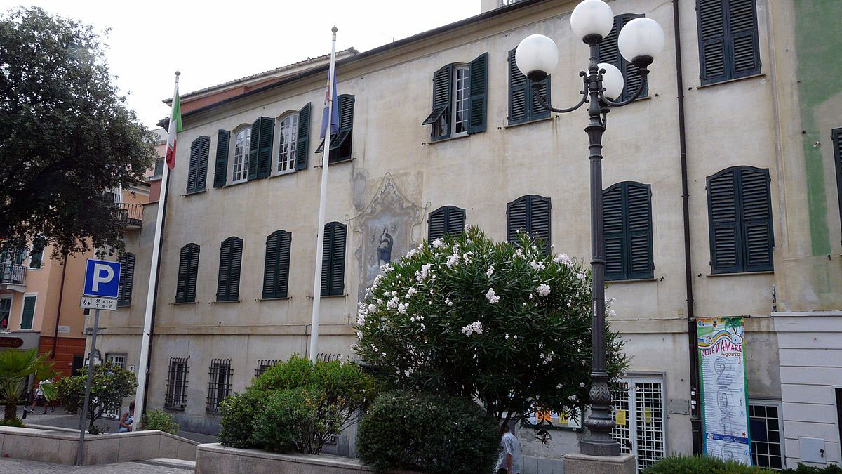 Facciata di Palazzo Ferri, Palazzo Comunale di Celle Ligure