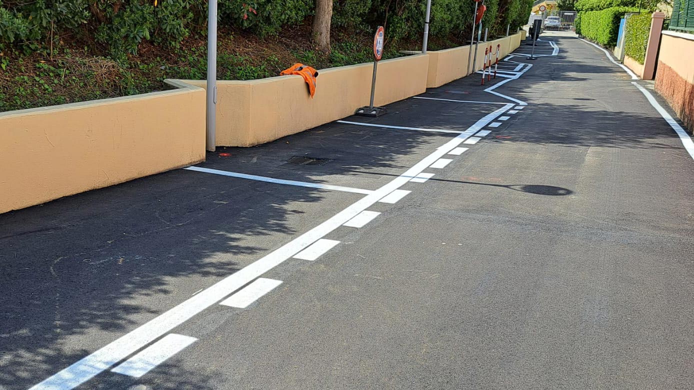 stalli auto in via trieste a celle ligure